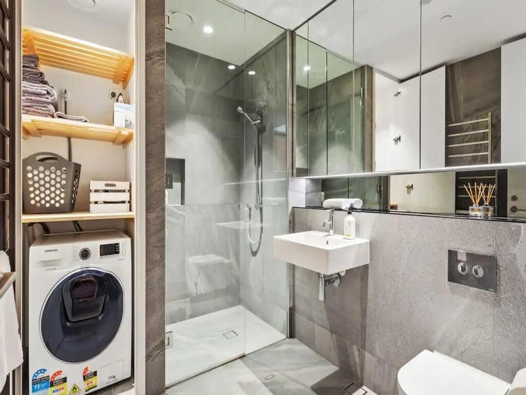 Modern One Bedroom Apartment In Wynyard Quarter Оукланд Екстериор снимка