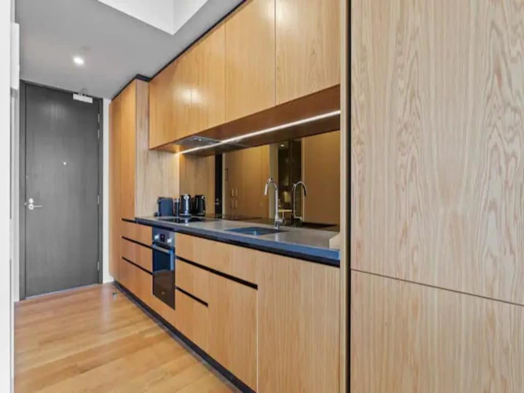 Modern One Bedroom Apartment In Wynyard Quarter Оукланд Екстериор снимка