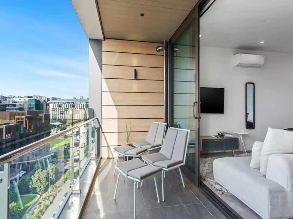 Modern One Bedroom Apartment In Wynyard Quarter Оукланд Екстериор снимка